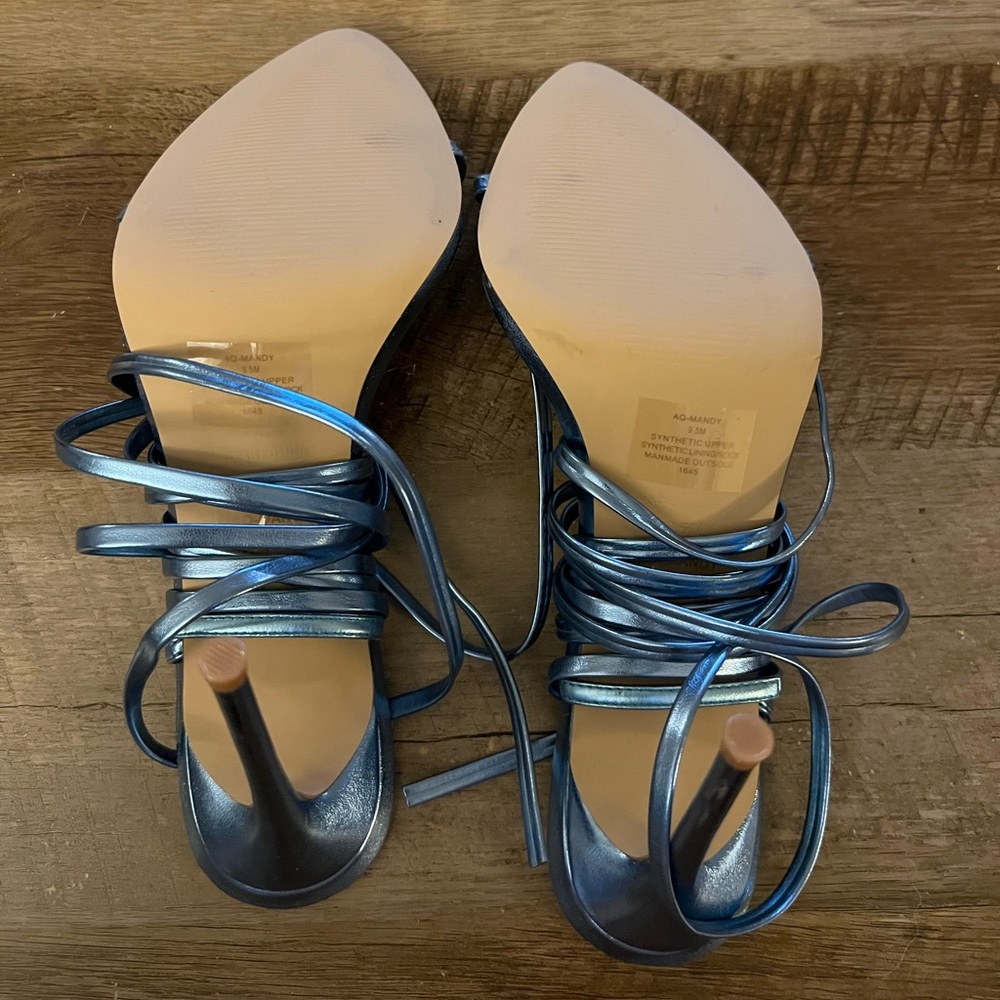 Heels - Picture 6 of 8